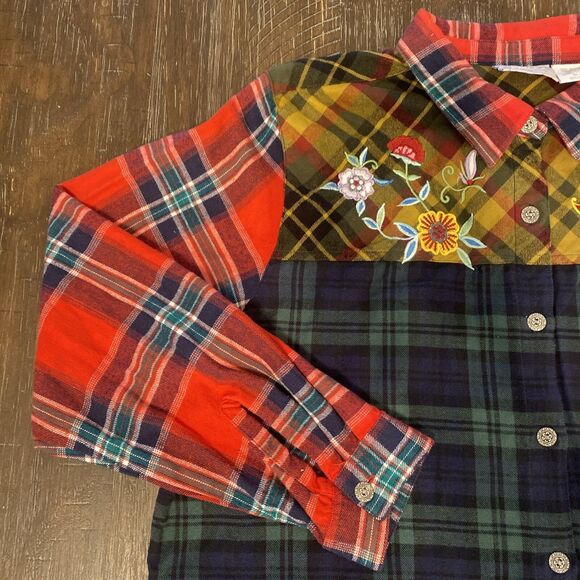 Blair Women’s XL Patchwork Plaid Embroidered Flannel Button Up Shirt - Picture 6 of 13